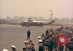 Standbild US-Präsident John F Kennedy eintrifft Kaserne Fliegerhorst Post Hanau Deutschland, 1963, aus Sekunde 8 historischem Filmmaterial Videoclip 65675034040