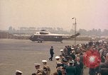Standbild US-Präsident John F Kennedy eintrifft Kaserne Fliegerhorst Post Hanau Deutschland, 1963, aus Sekunde 11 historischem Filmmaterial Videoclip 65675034040