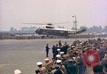 Standbild US-Präsident John F Kennedy eintrifft Kaserne Fliegerhorst Post Hanau Deutschland, 1963, aus Sekunde 24 historischem Filmmaterial Videoclip 65675034040