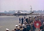 Standbild US-Präsident John F Kennedy eintrifft Kaserne Fliegerhorst Post Hanau Deutschland, 1963, aus Sekunde 29 historischem Filmmaterial Videoclip 65675034040