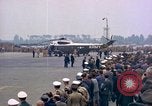 Standbild US-Präsident John F Kennedy eintrifft Kaserne Fliegerhorst Post Hanau Deutschland, 1963, aus Sekunde 35 historischem Filmmaterial Videoclip 65675034040