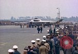 Standbild US-Präsident John F Kennedy eintrifft Kaserne Fliegerhorst Post Hanau Deutschland, 1963, aus Sekunde 39 historischem Filmmaterial Videoclip 65675034040