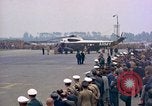 Standbild US-Präsident John F Kennedy eintrifft Kaserne Fliegerhorst Post Hanau Deutschland, 1963, aus Sekunde 40 historischem Filmmaterial Videoclip 65675034040
