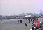 Standbild US-Präsident John F Kennedy eintrifft Kaserne Fliegerhorst Post Hanau Deutschland, 1963, aus Sekunde 50 historischem Filmmaterial Videoclip 65675034040