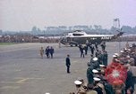 Standbild US-Präsident John F Kennedy eintrifft Kaserne Fliegerhorst Post Hanau Deutschland, 1963, aus Sekunde 53 historischem Filmmaterial Videoclip 65675034040