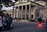 Immagine di Il presidente statunitense John F Kennedy va al Kurhaus Wiesbaden Germania, 1963, secondo 29 filmato di repertorio 65675034042