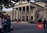 Immagine di Il presidente statunitense John F Kennedy va al Kurhaus Wiesbaden Germania, 1963, secondo 32 filmato di repertorio 65675034042