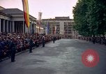 Immagine di Il presidente statunitense John F Kennedy va al Kurhaus Wiesbaden Germania, 1963, secondo 42 filmato di repertorio 65675034042