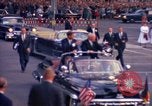 Image Le président américain John F Kennedy vient Kurhaus Wiesbaden Allemagne, 1963, de la seconde 34 séquences d'archives historiques vidéo 65675034044
