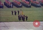 Image Le président Kennedy examine les troupes Fliegerhorst Kaserne Post Hanau en Allemagne, 1963, de la seconde 11 séquences d'archives historiques vidéo 65675034045