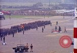 Image Le président Kennedy examine les troupes Fliegerhorst Kaserne Post Hanau en Allemagne, 1963, de la seconde 20 séquences d'archives historiques vidéo 65675034045