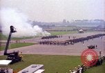 Image Le président Kennedy examine les troupes Fliegerhorst Kaserne Post Hanau en Allemagne, 1963, de la seconde 28 séquences d'archives historiques vidéo 65675034045