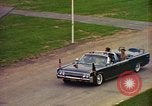 Image Le président Kennedy examine les troupes Fliegerhorst Kaserne Post Hanau en Allemagne, 1963, de la seconde 57 séquences d'archives historiques vidéo 65675034045