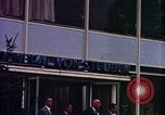 Image JFK arrive à l'hôtel Le général Von Steuben Wiesbaden Allemagne, 1963, de la seconde 6 séquences d'archives historiques vidéo 65675034046