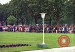 Image JFK arrive à l'hôtel Le général Von Steuben Wiesbaden Allemagne, 1963, de la seconde 10 séquences d'archives historiques vidéo 65675034046