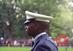 Image JFK arrive à l'hôtel Le général Von Steuben Wiesbaden Allemagne, 1963, de la seconde 16 séquences d'archives historiques vidéo 65675034046