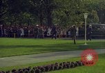 Image JFK arrive à l'hôtel Le général Von Steuben Wiesbaden Allemagne, 1963, de la seconde 38 séquences d'archives historiques vidéo 65675034046