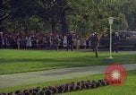 Image JFK arrive à l'hôtel Le général Von Steuben Wiesbaden Allemagne, 1963, de la seconde 39 séquences d'archives historiques vidéo 65675034046