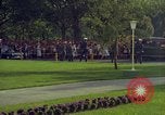Image JFK arrive à l'hôtel Le général Von Steuben Wiesbaden Allemagne, 1963, de la seconde 41 séquences d'archives historiques vidéo 65675034046