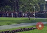 Image JFK arrive à l'hôtel Le général Von Steuben Wiesbaden Allemagne, 1963, de la seconde 44 séquences d'archives historiques vidéo 65675034046