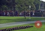 Image JFK arrive à l'hôtel Le général Von Steuben Wiesbaden Allemagne, 1963, de la seconde 45 séquences d'archives historiques vidéo 65675034046