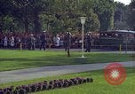 Image JFK arrive à l'hôtel Le général Von Steuben Wiesbaden Allemagne, 1963, de la seconde 46 séquences d'archives historiques vidéo 65675034046
