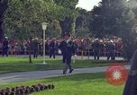 Image JFK arrive à l'hôtel Le général Von Steuben Wiesbaden Allemagne, 1963, de la seconde 48 séquences d'archives historiques vidéo 65675034046