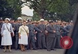 Image Le président Kennedy en cortège et spectateurs Wiesbaden Allemagne, 1963, de la seconde 4 séquences d'archives historiques vidéo 65675034047