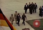 Immagine di John F Kennedy Fliegerhorst Kaserne Post Hanau in Germania, 1963, secondo 61 filmato di repertorio 65675034083