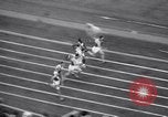 Standbild Athleten racing auf der Spur Evanston Illinois USA, 1938, aus Sekunde 28 historischem Filmmaterial Videoclip 65675034096