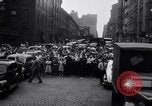 Standbild Feuerwehrmann rettet das Leben New York City United States USA, 1938, aus Sekunde 17 historischem Filmmaterial Videoclip 65675034102