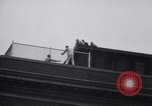 Standbild Feuerwehrmann rettet das Leben New York City United States USA, 1938, aus Sekunde 33 historischem Filmmaterial Videoclip 65675034102