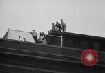 Standbild Feuerwehrmann rettet das Leben New York City United States USA, 1938, aus Sekunde 39 historischem Filmmaterial Videoclip 65675034102