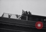 Standbild Feuerwehrmann rettet das Leben New York City United States USA, 1938, aus Sekunde 42 historischem Filmmaterial Videoclip 65675034102