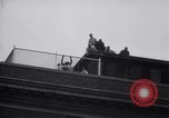 Standbild Feuerwehrmann rettet das Leben New York City United States USA, 1938, aus Sekunde 45 historischem Filmmaterial Videoclip 65675034102