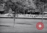 Standbild Rasse Pferd Krieg Admiral Saratoga Springs New York USA, 1938, aus Sekunde 26 historischem Filmmaterial Videoclip 65675034103