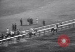 Standbild Rasse Pferd Krieg Admiral Saratoga Springs New York USA, 1938, aus Sekunde 56 historischem Filmmaterial Videoclip 65675034103