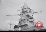 Standbild Trauerfeier für das französische U-Boot Phenix Le Havre Frankreich, 1939, aus Sekunde 10 historischem Filmmaterial Videoclip 65675034121