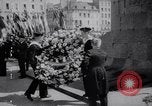 Standbild Trauerfeier für das französische U-Boot Phenix Le Havre Frankreich, 1939, aus Sekunde 27 historischem Filmmaterial Videoclip 65675034121