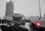 Standbild Trauerfeier für das französische U-Boot Phenix Le Havre Frankreich, 1939, aus Sekunde 37 historischem Filmmaterial Videoclip 65675034121