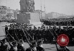 Standbild Trauerfeier für das französische U-Boot Phenix Le Havre Frankreich, 1939, aus Sekunde 46 historischem Filmmaterial Videoclip 65675034121