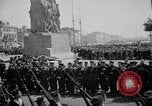 Standbild Trauerfeier für das französische U-Boot Phenix Le Havre Frankreich, 1939, aus Sekunde 47 historischem Filmmaterial Videoclip 65675034121