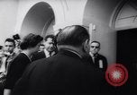 Immagine di Gary Cooper i funerali Beverly Hills California USA, 1961, secondo 13 filmato di repertorio 65675034141