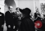 Immagine di Gary Cooper i funerali Beverly Hills California USA, 1961, secondo 27 filmato di repertorio 65675034141