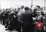 Immagine di Gary Cooper i funerali Beverly Hills California USA, 1961, secondo 45 filmato di repertorio 65675034141