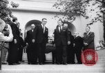 Immagine di Gary Cooper i funerali Beverly Hills California USA, 1961, secondo 52 filmato di repertorio 65675034141