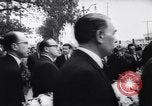 Immagine di Gary Cooper i funerali Beverly Hills California USA, 1961, secondo 56 filmato di repertorio 65675034141
