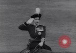 Immagine di Queen Elizabeth Londra Inghilterra Regno Unito, 1961, secondo 19 filmato di repertorio 65675034150