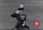 Immagine di Queen Elizabeth Londra Inghilterra Regno Unito, 1961, secondo 20 filmato di repertorio 65675034150
