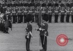 Immagine di Queen Elizabeth Londra Inghilterra Regno Unito, 1961, secondo 41 filmato di repertorio 65675034150